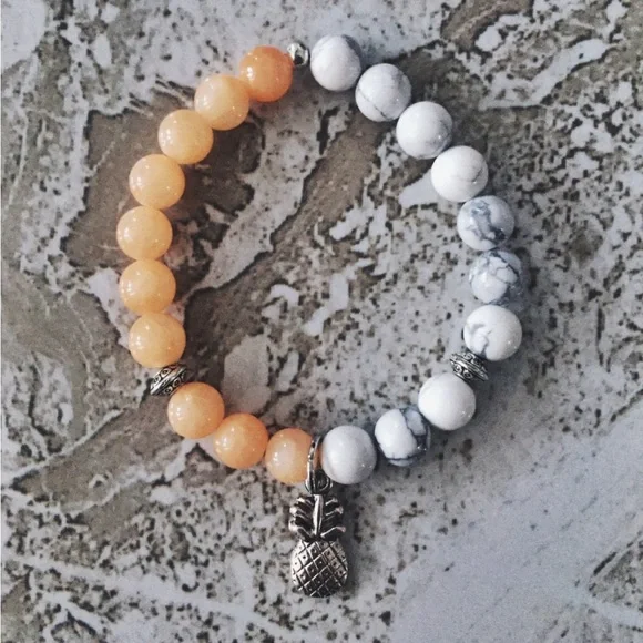 Howlite & Peach Jade Natural Stone Pineapple Beaded Bracelet - Picture 5 of 5